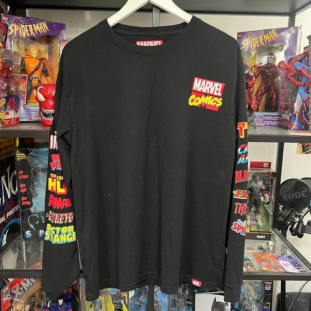 Marvel Men's T-shirt - Black - L on Productcaster.