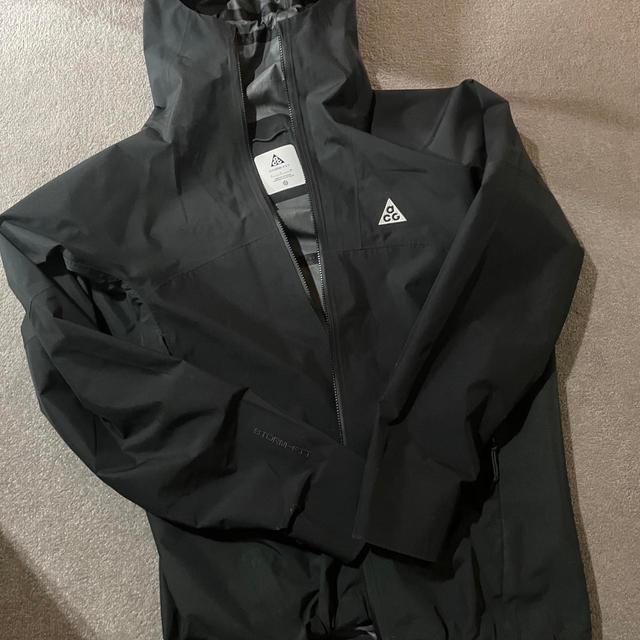 Nike ACG Men's Coat - Black/Grey - S on Productcaster.