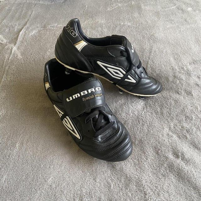 Umbro Men's Trainers - Black on Productcaster.