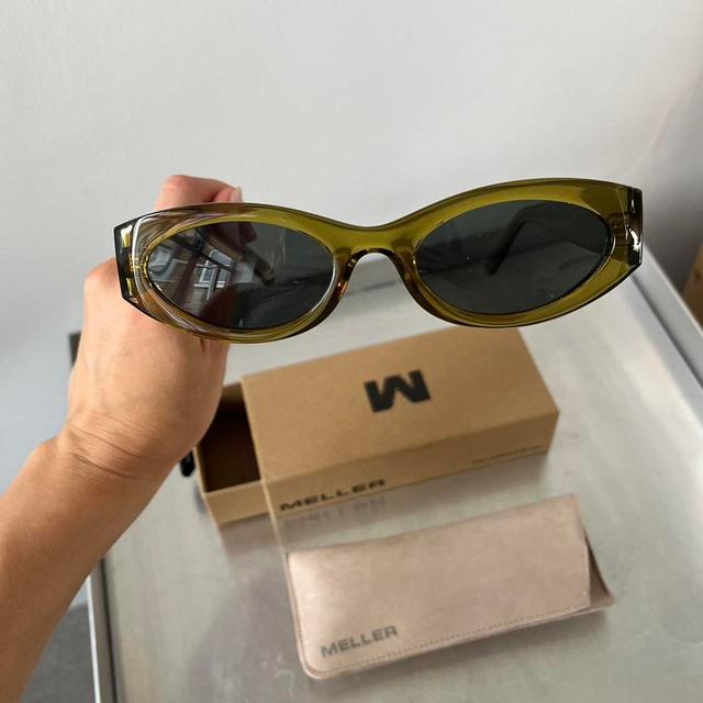 Meller Women's Sunglasses - Green on Productcaster.