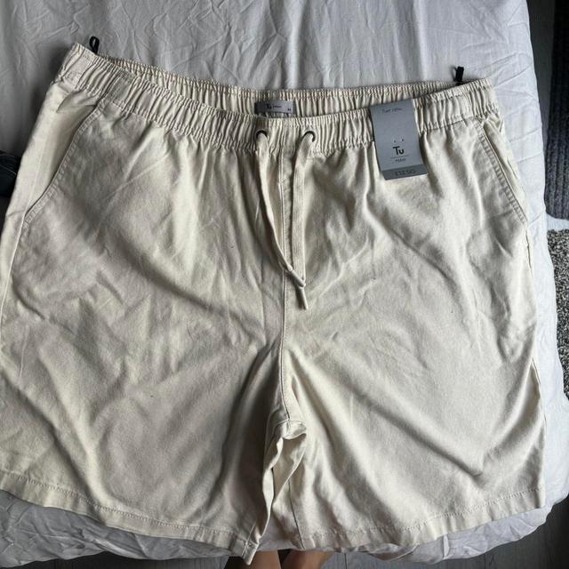 Sainsbury's TU Men's Shorts - Cream/Tan - 40" on Productcaster.