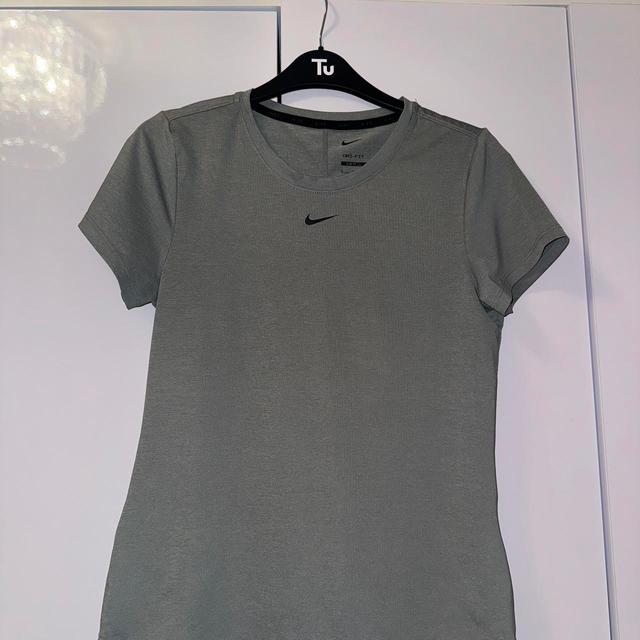 Nike Women's T-shirt - Grey - S on Productcaster.