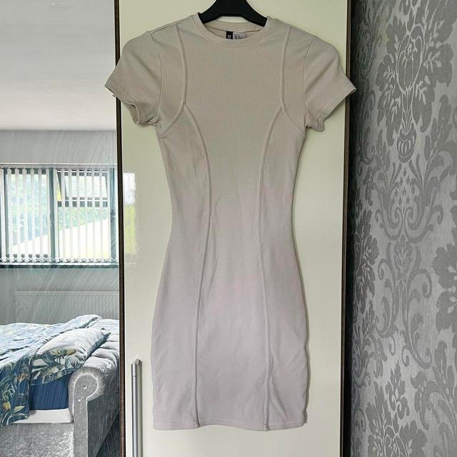 H&M Women's Bodycon Dress - Cream - XS on Productcaster.