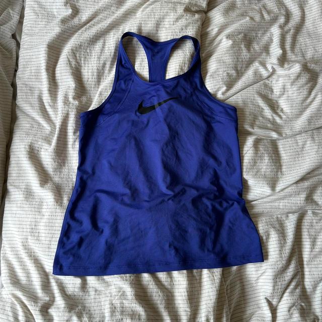 Nike Women's Vest - Blue/Purple - M on Productcaster.