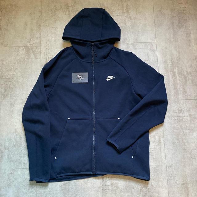 Nike Men's Hoodie - Navy - M on Productcaster.