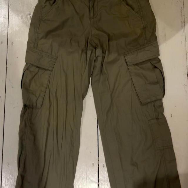 H&M Women's Cargo Trousers - Khaki/Green - S on Productcaster.