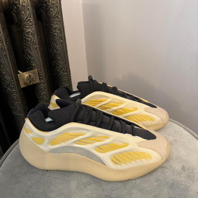 Yeezy Men's Trainers - Yellow/White - UK 8 on Productcaster.