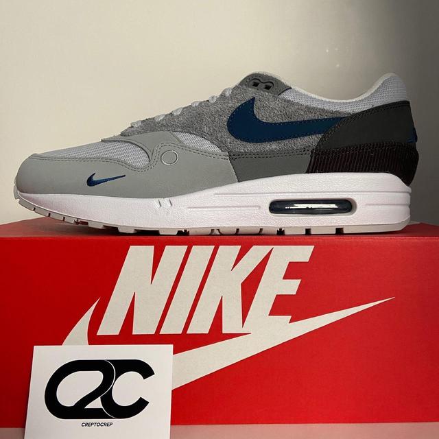 Nike Men's Trainers - Grey - UK 7 on Productcaster.