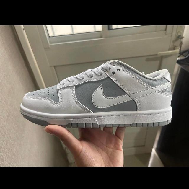 Nike Men's Trainers - Grey/White - UK 10.5 on Productcaster.