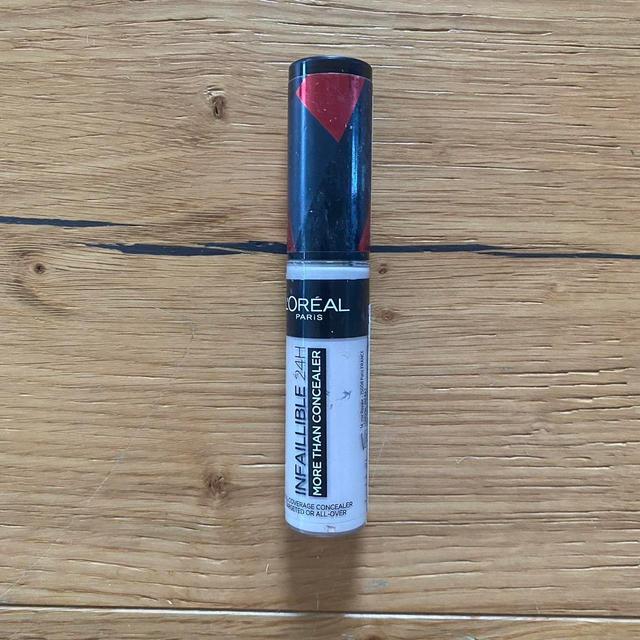 L'Oréal Concealer - White/Red on Productcaster.