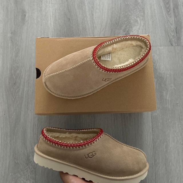 UGG Women's Slippers - Tan/Brown - UK 7 on Productcaster.