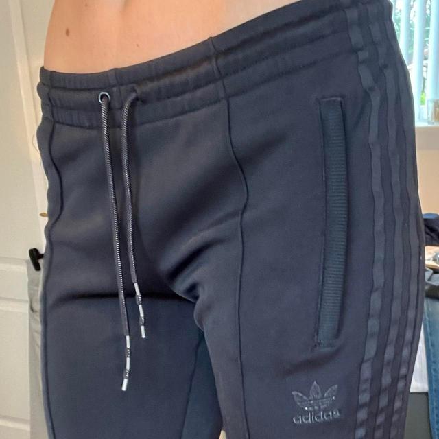 Adidas Women's Sweatpants - Black - UK 8 on Productcaster.