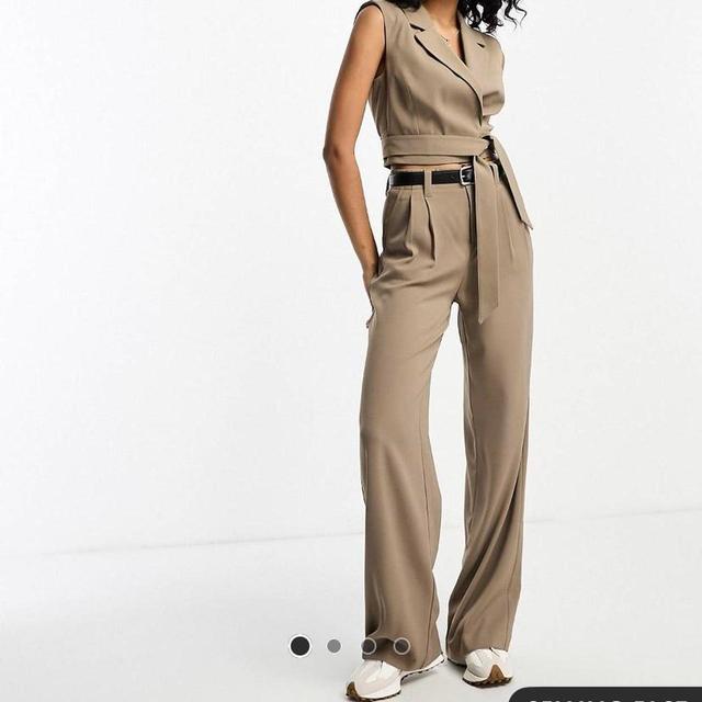 Stradivarius Women's Suit - Tan - 6 on Productcaster.