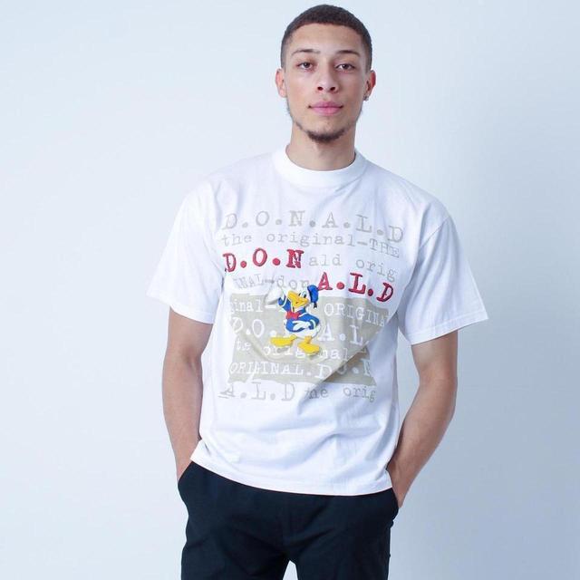 Disney Men's T-shirt - White - L on Productcaster.