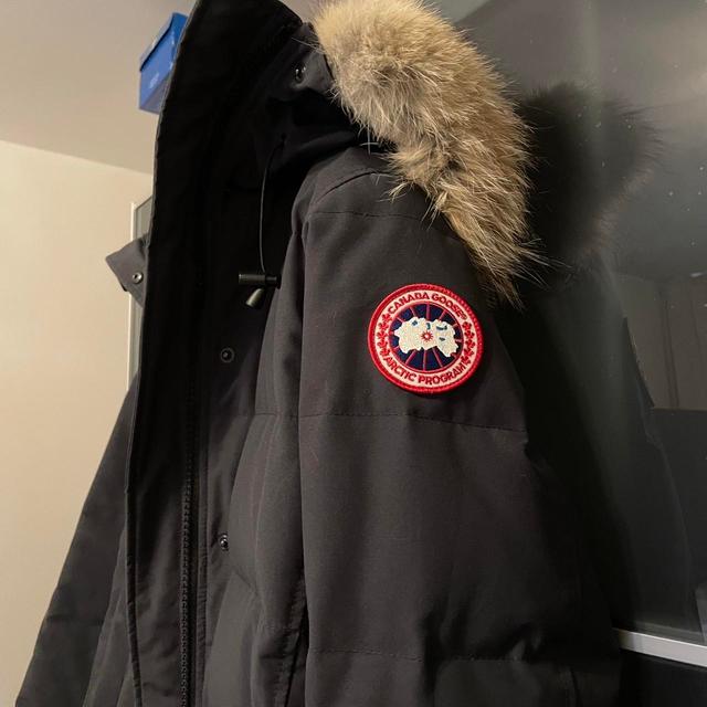 Canada Goose Women's Parka - Navy - M on Productcaster.