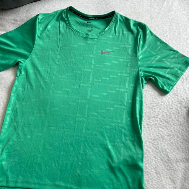 Nike Men's T-shirt - Green - S on Productcaster.