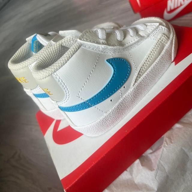 Nike Kids' Trainers - White/Blue - 4.5 on Productcaster.