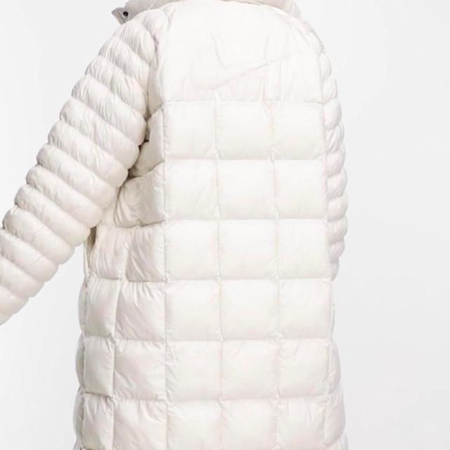 Nike Women's Puffer Jacket - White/Cream - XS on Productcaster.