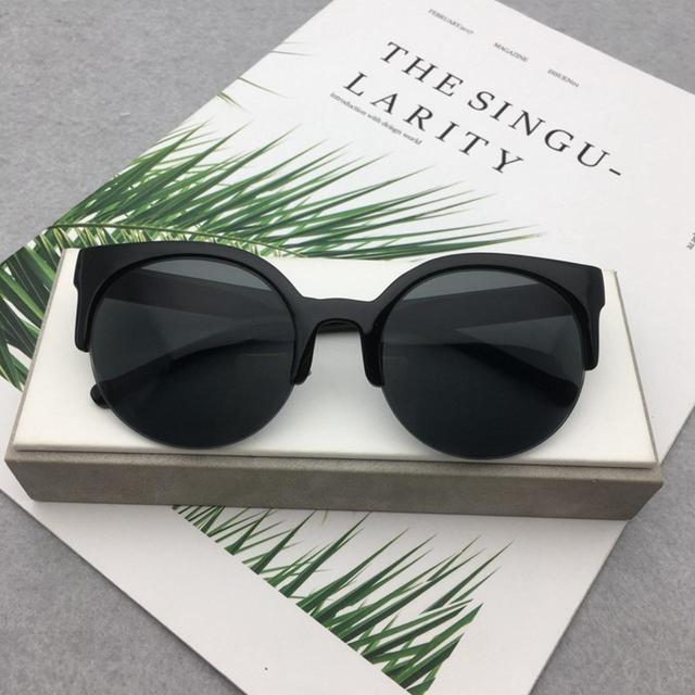 Vintage Women's Square Sunglasses - Black on Productcaster.