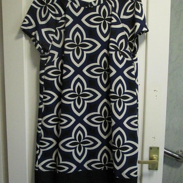 Marks & Spencer Women's Midi Dress - Black/White - 12 on Productcaster.