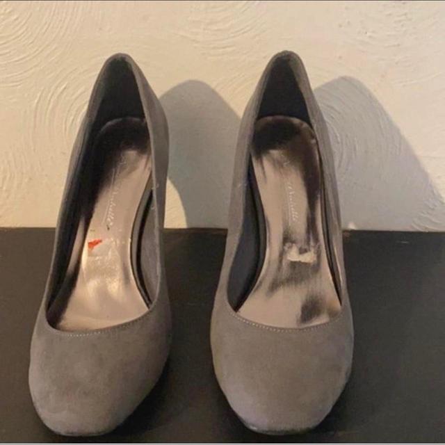 Preloved Women's Courts - Grey - UK 8 on Productcaster.