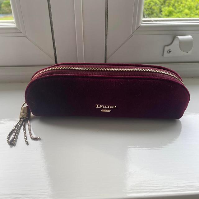 Dune Women's Makeup and wash bags - Burgundy on Productcaster.