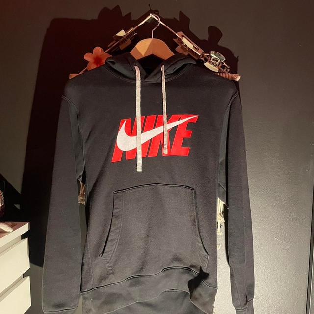 Nike Women's Hoodie - Black/Red - XS on Productcaster.