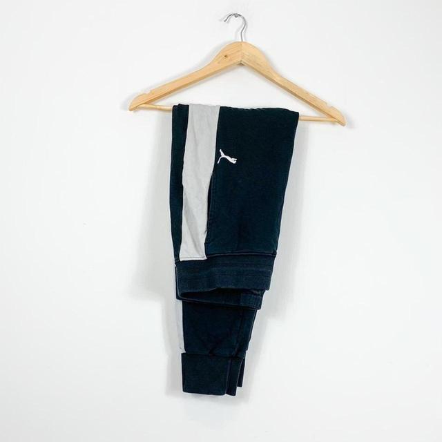 Puma Women's Sweatpants - Black - L on Productcaster.