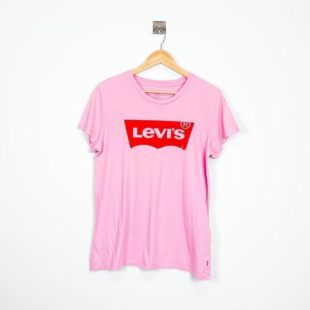 Levi's Women's T-shirt - Pink - M on Productcaster.