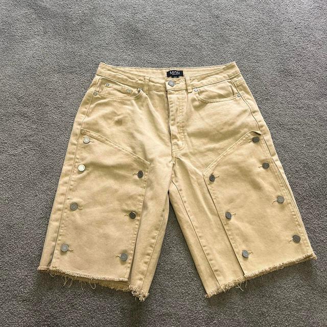 BoohooMAN Men's Shorts - Cream/Tan - S on Productcaster.