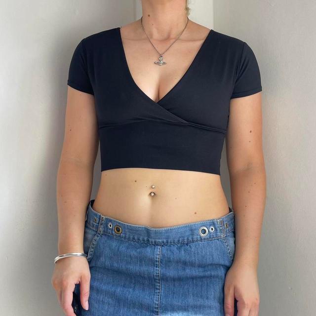 Vintage Women's Crop top - Black - 8 on Productcaster.