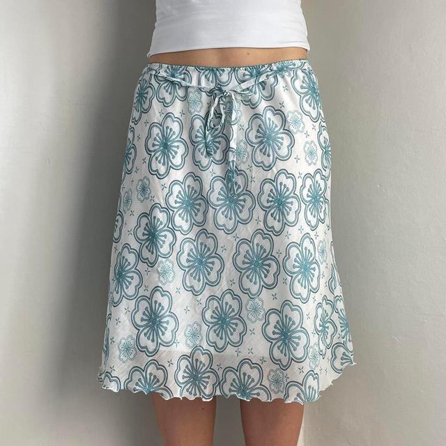 Vintage Women's Skirt - White/Blue - M on Productcaster.