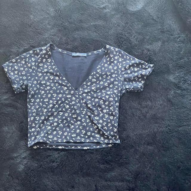 Brandy Melville Women's Crop top - Navy - One size on Productcaster.