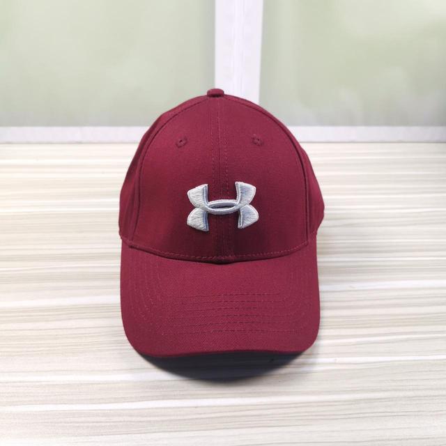 The Unbranded Brand Men's Caps - Burgundy on Productcaster.