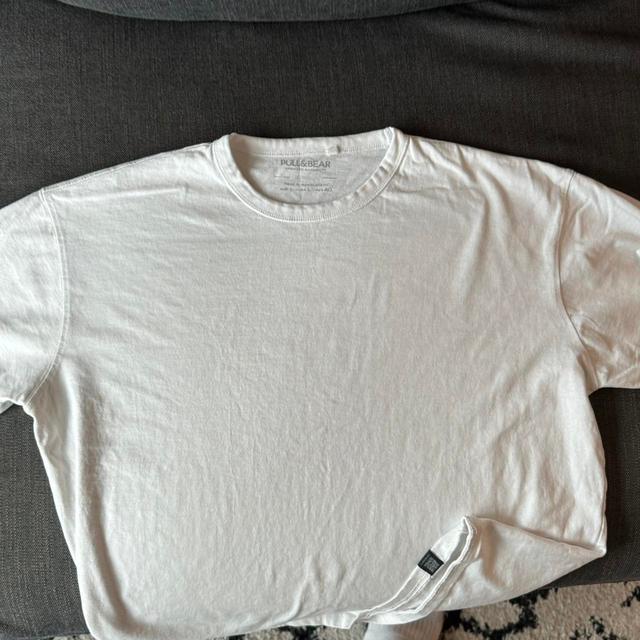 Pull&Bear Men's T-shirt - White - L on Productcaster.