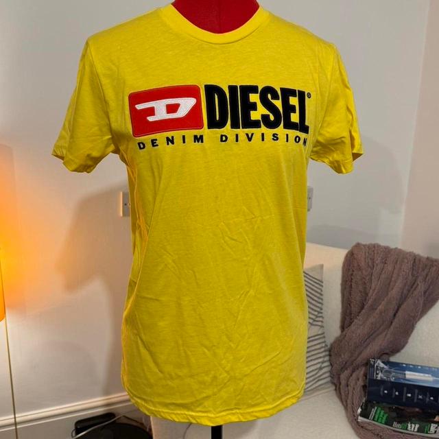 Diesel Women's T-shirt - Yellow - 8 on Productcaster.