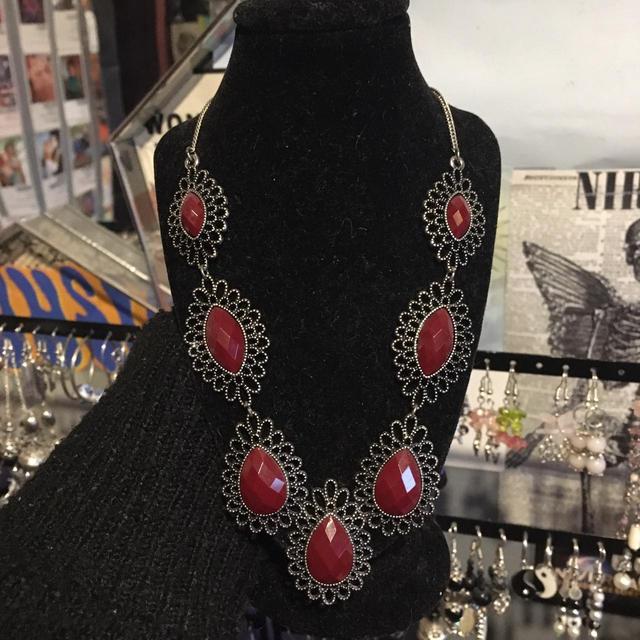 Vintage Women's Necklace - Red on Productcaster.