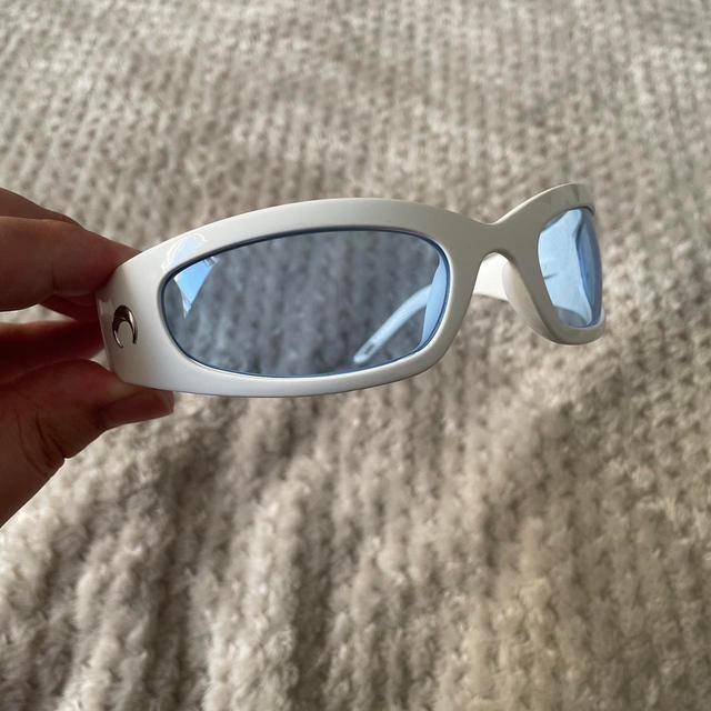 Women's Holiday Sunglasses - White on Productcaster.