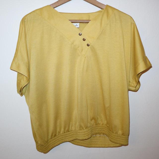 Vintage Women's T-shirt - Yellow on Productcaster.