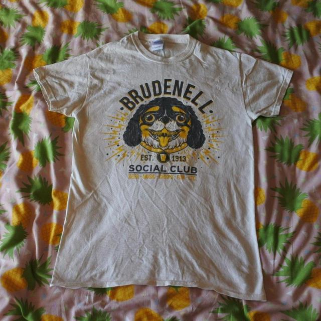 Gildan Men's T-shirt - Cream/Yellow - S on Productcaster.