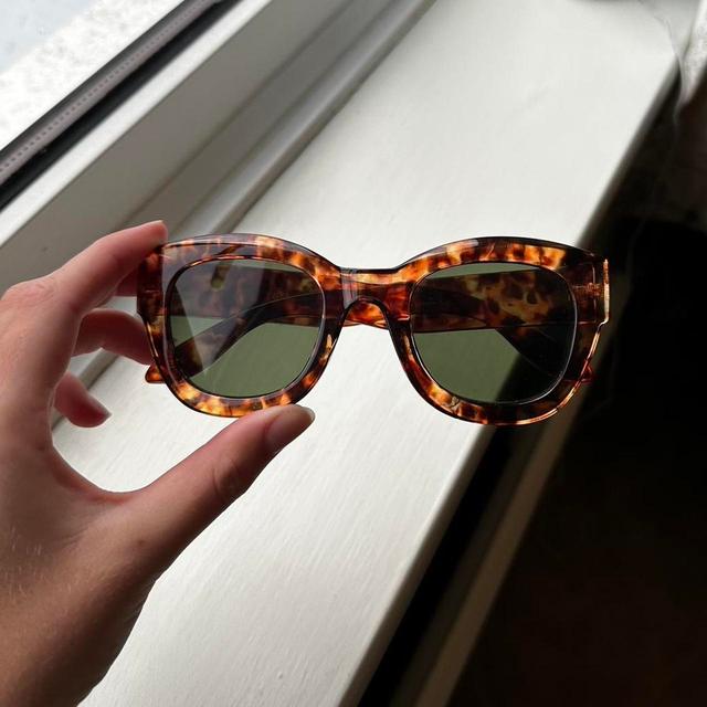 Women's Oversized Sunglasses - Brown/Black on Productcaster.