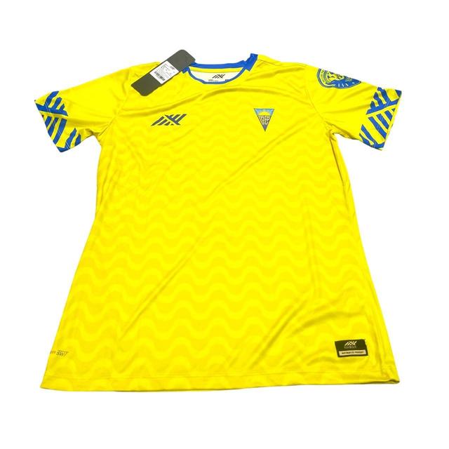 _J.L-A.L_ Men's T-shirt - Yellow/Multi - XS on Productcaster.