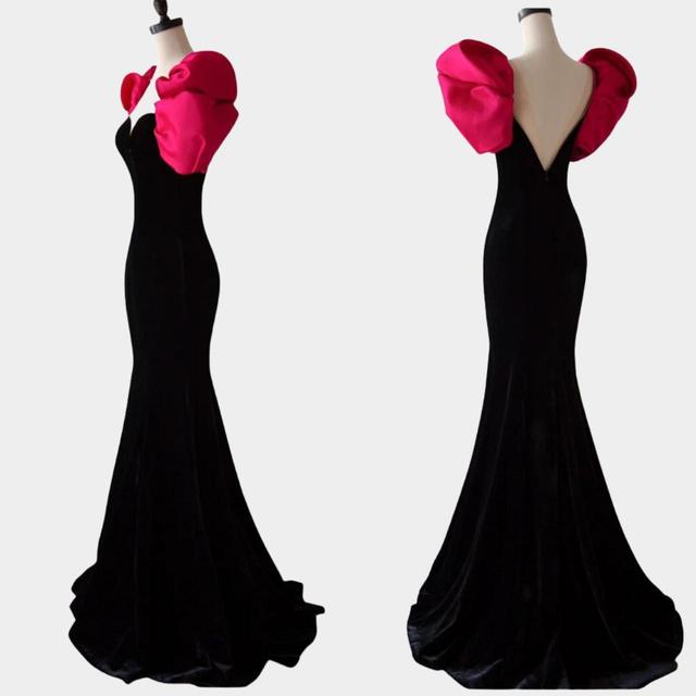 Vintage Women's Fishtail Dress - Black/Red on Productcaster.