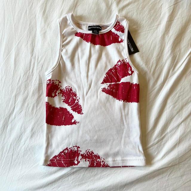 PrettyLittleThing Women's Crop top - White/Red - 6 on Productcaster.