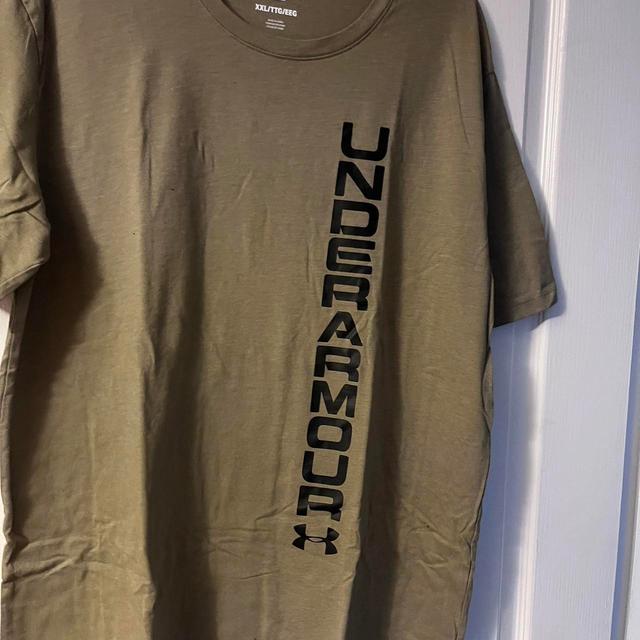 Under Armour Men's T-shirt - Khaki - XXL on Productcaster.