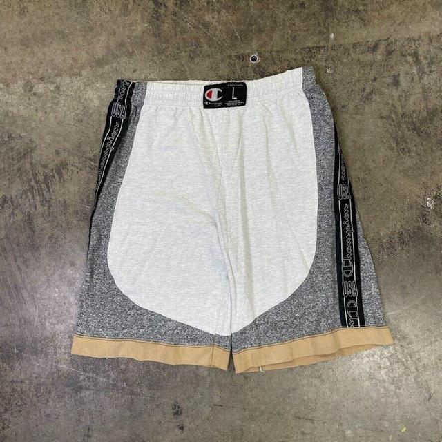 Champion Men's Shorts - Grey - L on Productcaster.