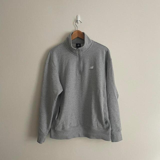 New Balance Men's Sweatshirt - Grey - M on Productcaster.