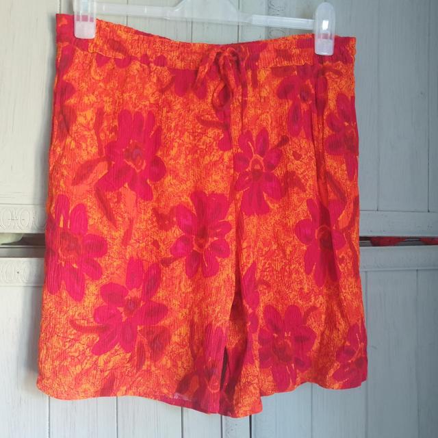 Vintage Women's Shorts - Red/Orange - UK 14 on Productcaster.