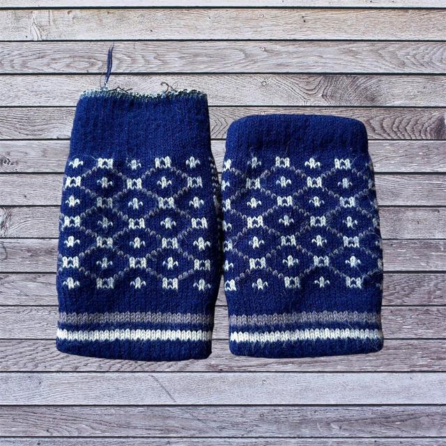 Vintage Women's Gloves - Blue/Navy on Productcaster.