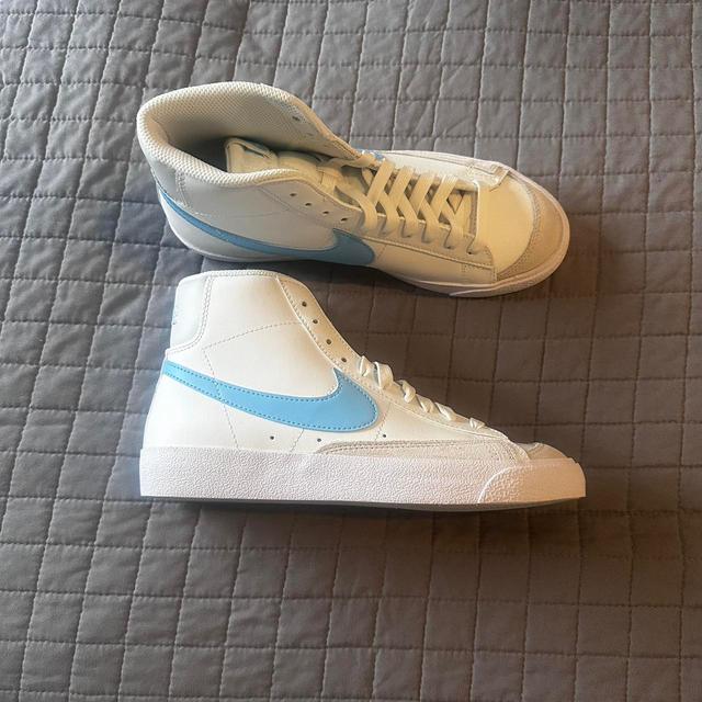 Nike Women's Trainers - White/Blue - UK 5.5 on Productcaster.